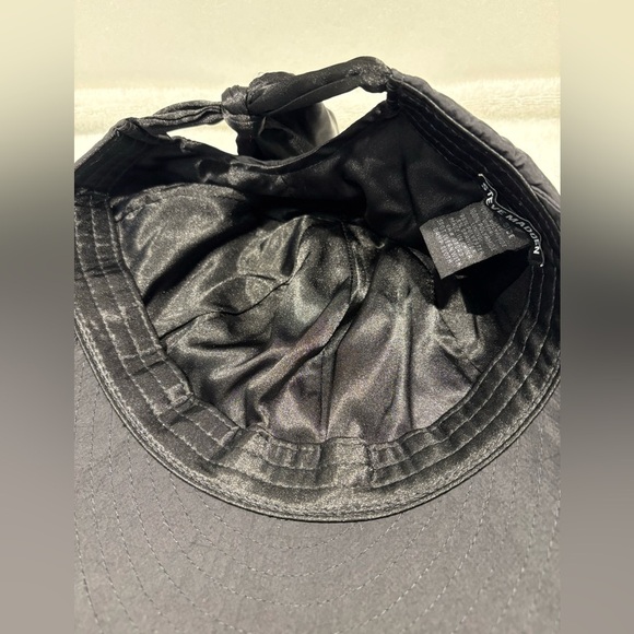 Steve Madden Black Satin Lined Ponytail Cap
Adjustable Tie Back NWT - Picture 11 of 12